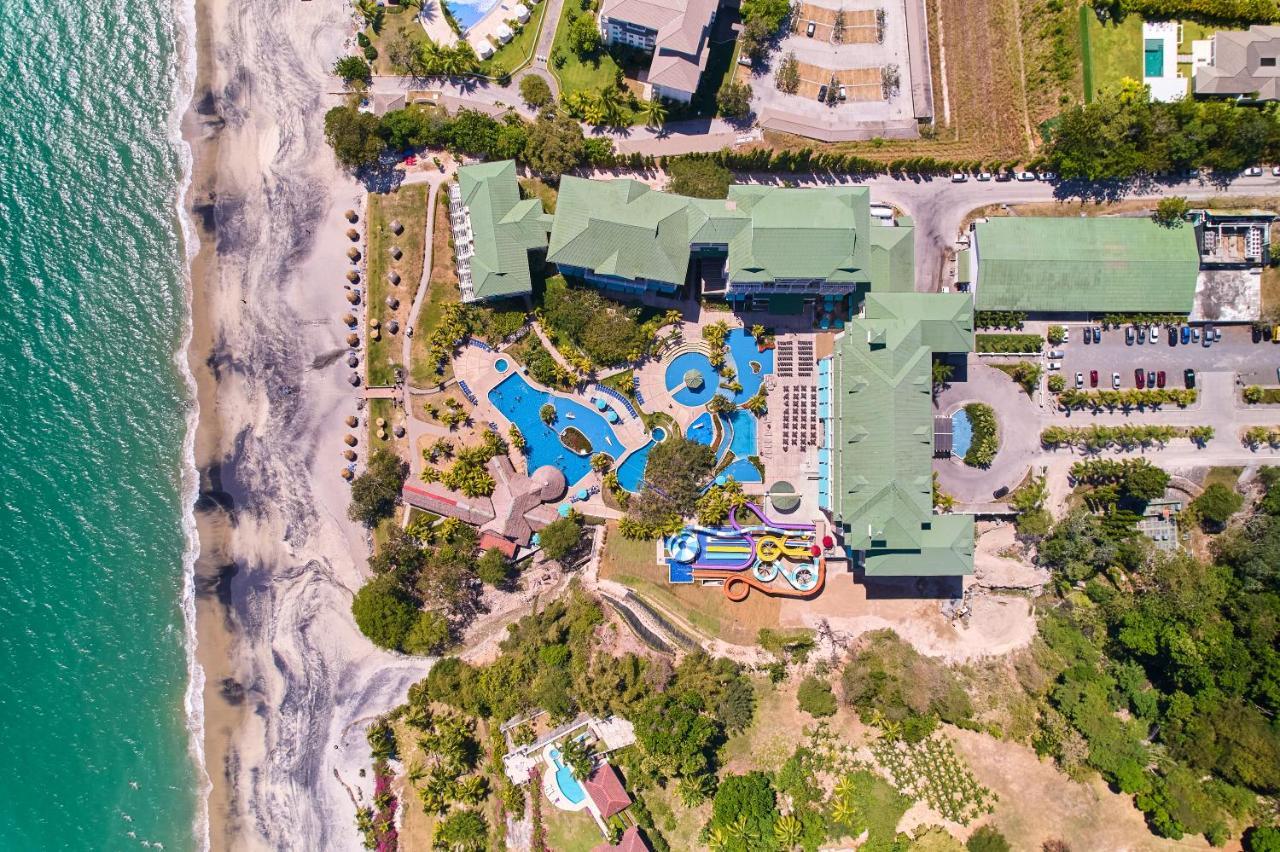 מלון סנטה קלרה Gran Evenia Bijao מראה חיצוני תמונה Aerial view of the hotel