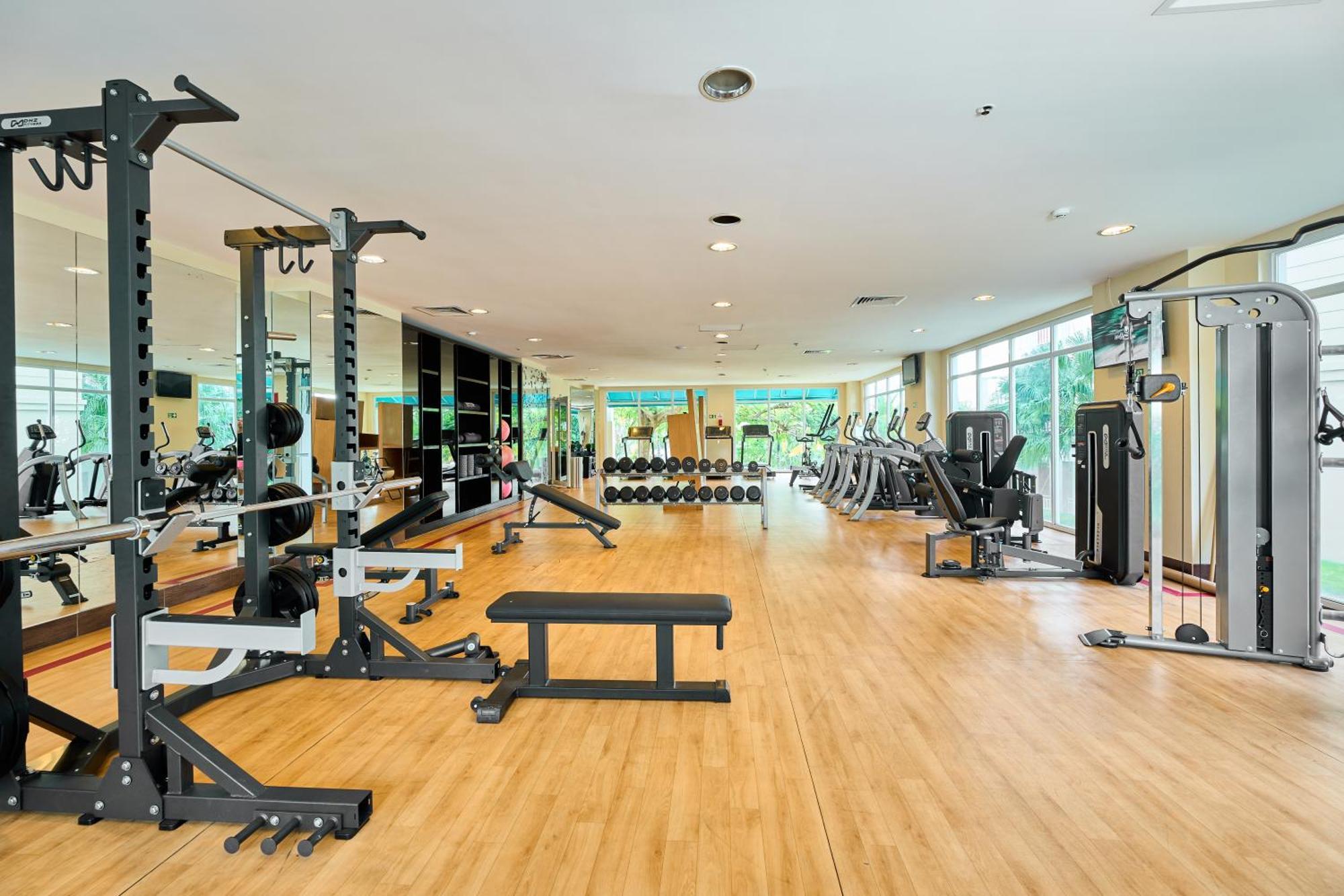 מלון סנטה קלרה Gran Evenia Bijao מראה חיצוני תמונה A gym in a hotel
