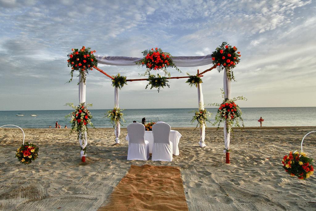מלון סנטה קלרה Gran Evenia Bijao מראה חיצוני תמונה A beach wedding